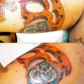 SNATCH TATTOO  ,, roses tattoo
