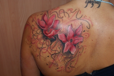 IDA TATTOO STUDIO  ,,,,, FIORI E FARFALLE